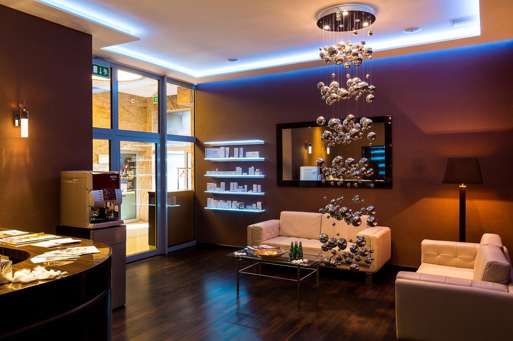 Hotel Uroczysko Cedzyna Екстериор снимка