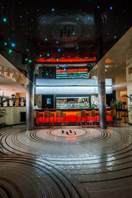Hotel Uroczysko Cedzyna Екстериор снимка