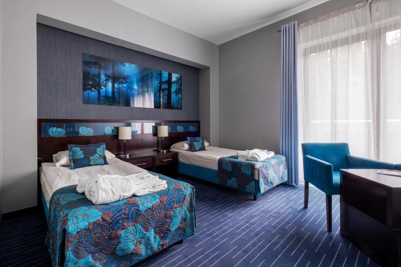 Hotel Uroczysko Cedzyna Екстериор снимка