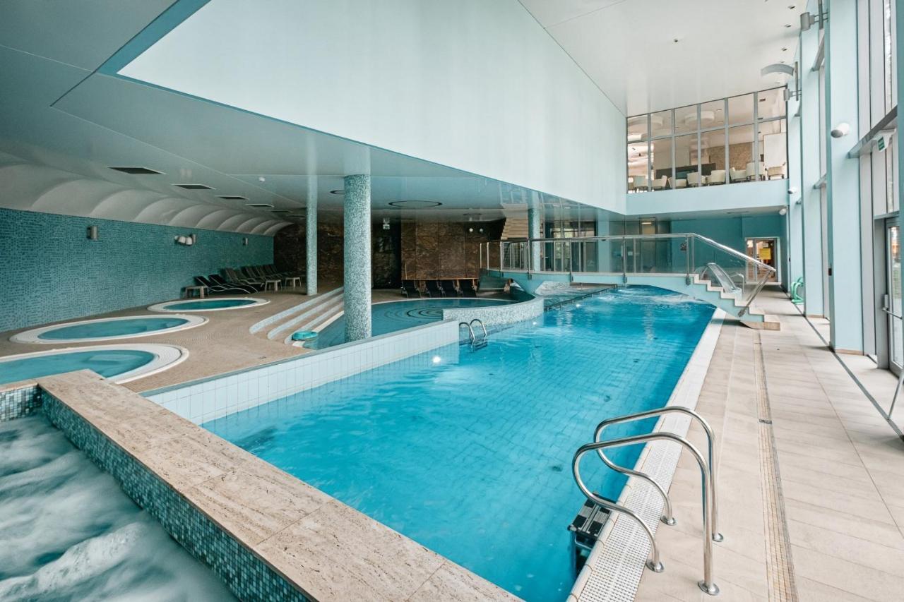 Hotel Uroczysko Cedzyna Екстериор снимка
