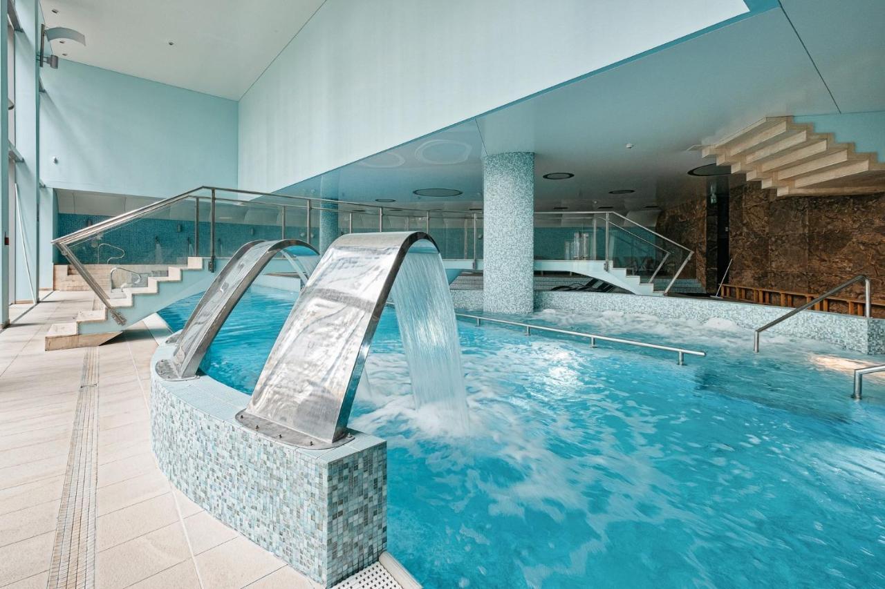 Hotel Uroczysko Cedzyna Екстериор снимка