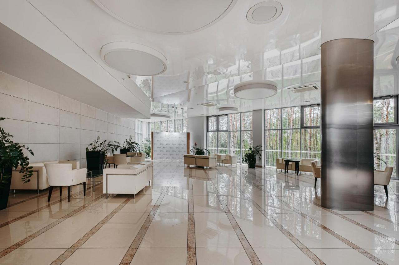 Hotel Uroczysko Cedzyna Екстериор снимка
