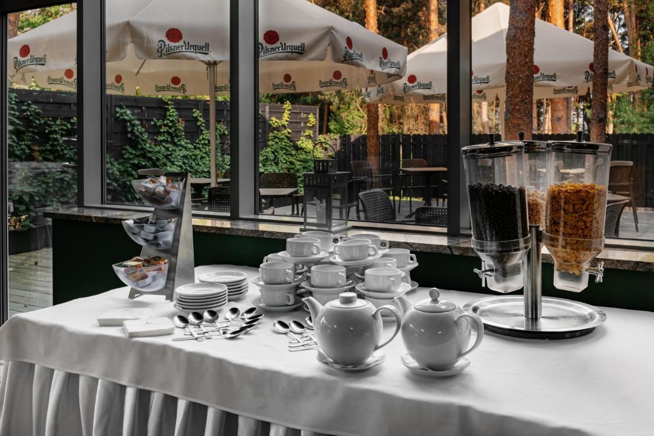 Hotel Uroczysko Cedzyna Екстериор снимка